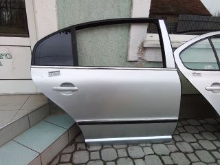 bontott SKODA SUPERB I Jobb hátsó Ajtó (Részeivel)