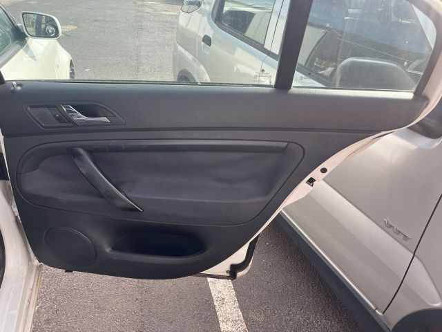 bontott SKODA SUPERB I Jobb hátsó Fejtámla