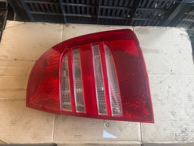 bontott SKODA SUPERB I Jobb Hátsó Lámpa