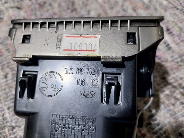 bontott SKODA SUPERB I Jobb Szellőző