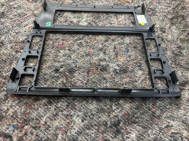 bontott SKODA SUPERB I Középkonzol Keret