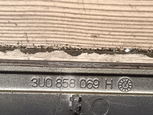 bontott SKODA SUPERB I Középkonzol Keret