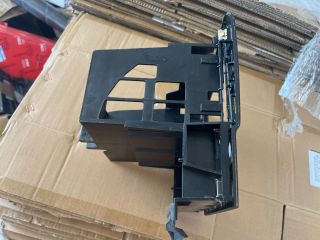 bontott SKODA SUPERB I Középkonzol Keret