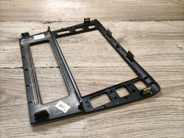 bontott SKODA SUPERB I Középkonzol Keret