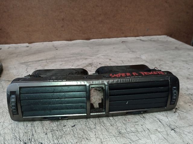 bontott SKODA SUPERB I Középső Szellőző