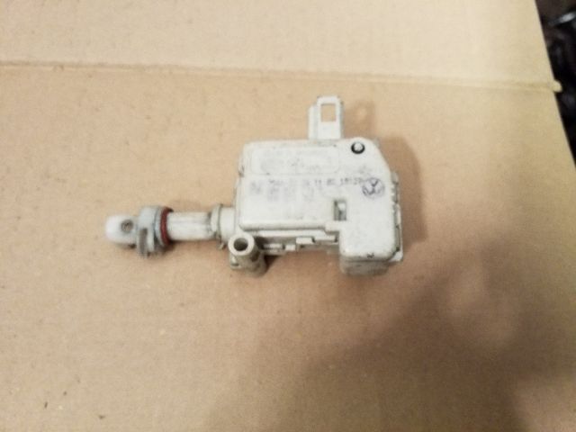 bontott SKODA SUPERB I Központizár Motor Tankajtó