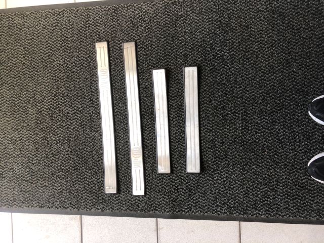 bontott SKODA SUPERB I Küszöb Burkolat