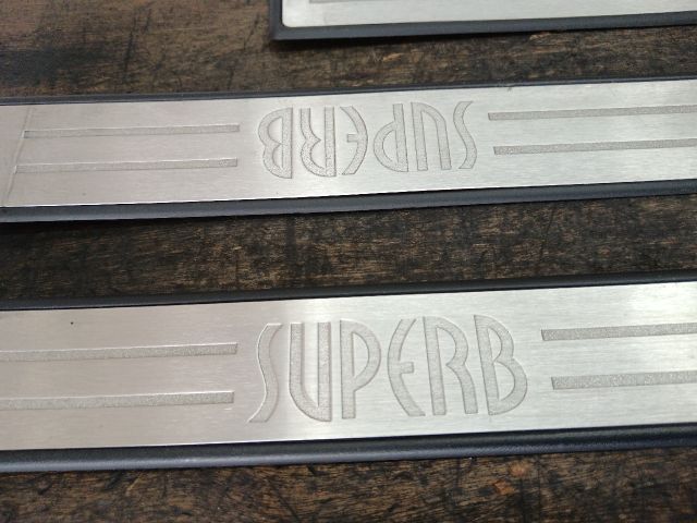 bontott SKODA SUPERB I Küszöb Díszléc Szett