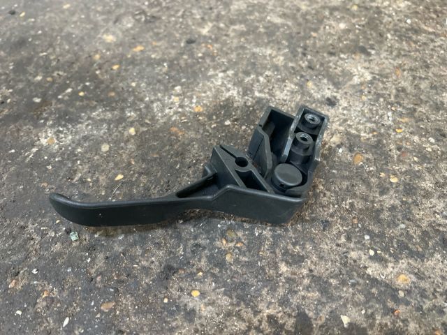 bontott SKODA SUPERB I Motorháztető Nyitó Kar / Gomb