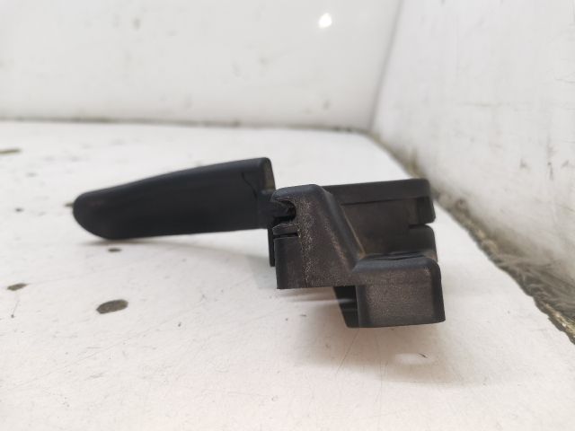 bontott SKODA SUPERB I Motorháztető Nyitó Kar / Gomb