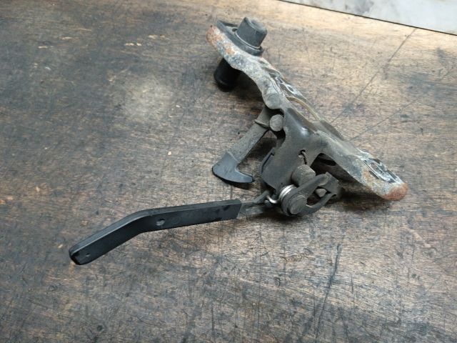 bontott SKODA SUPERB I Motorháztető Zárszerkezet