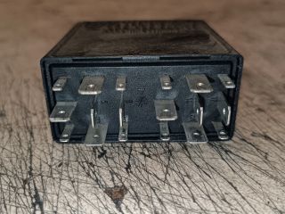 bontott SKODA SUPERB I Világítás Relé