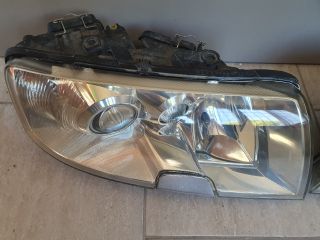 bontott SKODA SUPERB I Xenon Fényszóró Pár