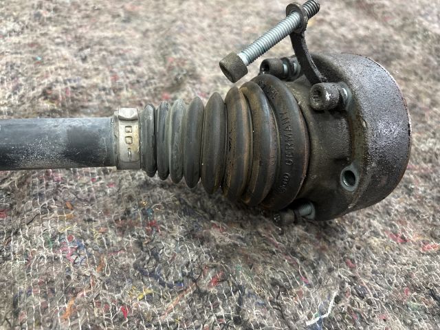 bontott SKODA SUPERB II Bal Féltengely