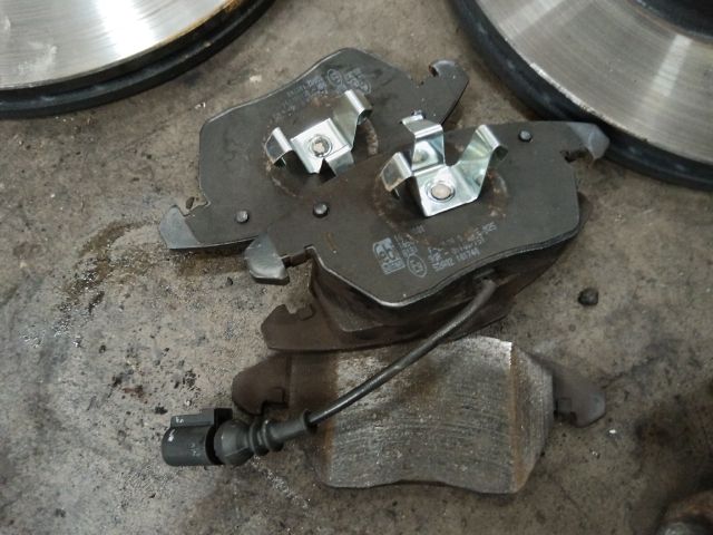 bontott SKODA SUPERB II Első Pár Féktárcsa