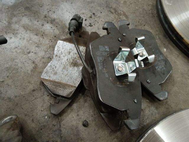 bontott SKODA SUPERB II Első Pár Féktárcsa