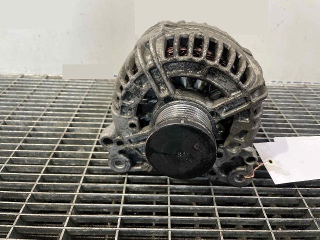 bontott SKODA SUPERB II Generátor