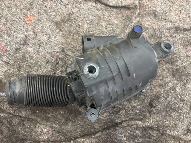 bontott SKODA SUPERB II Légszűrő Ház