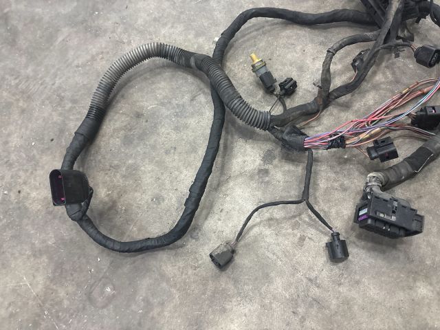 bontott SKODA SUPERB II Motor Kábelköteg