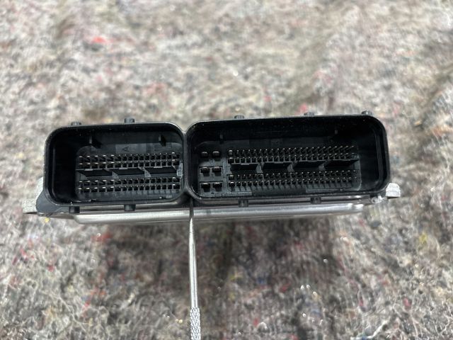 bontott SKODA SUPERB II Motorvezérlő