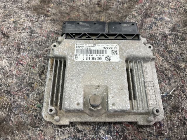 bontott SKODA SUPERB II Motorvezérlő