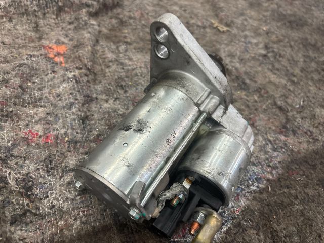 bontott SKODA SUPERB II Önindító