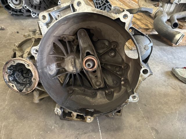 bontott SKODA SUPERB II Váltó (Mechanikus)