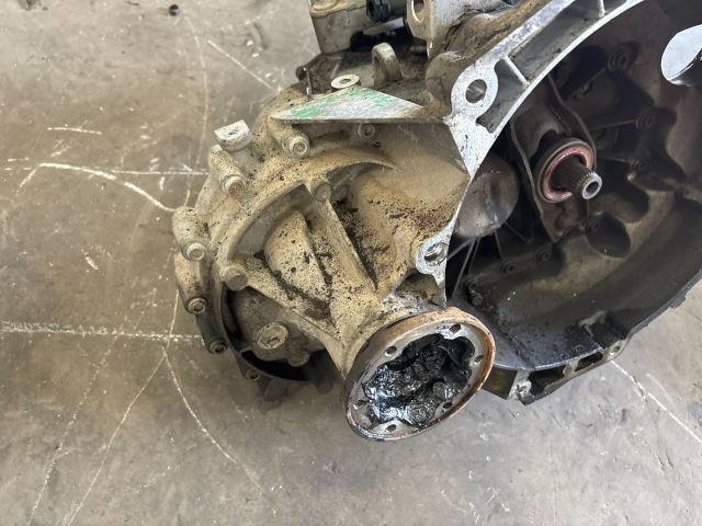 bontott SKODA SUPERB II Váltó (Mechanikus)