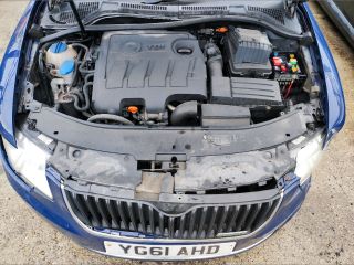 bontott SKODA SUPERB II Motor (Fűzött blokk hengerfejjel)