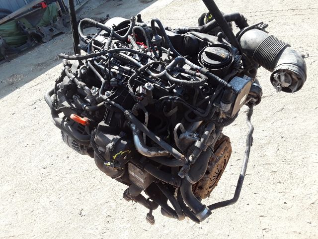 bontott SKODA SUPERB II Motor (Fűzött blokk hengerfejjel)