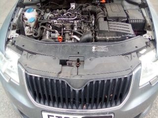 bontott SKODA SUPERB II Motor Tartó Bak Jobb