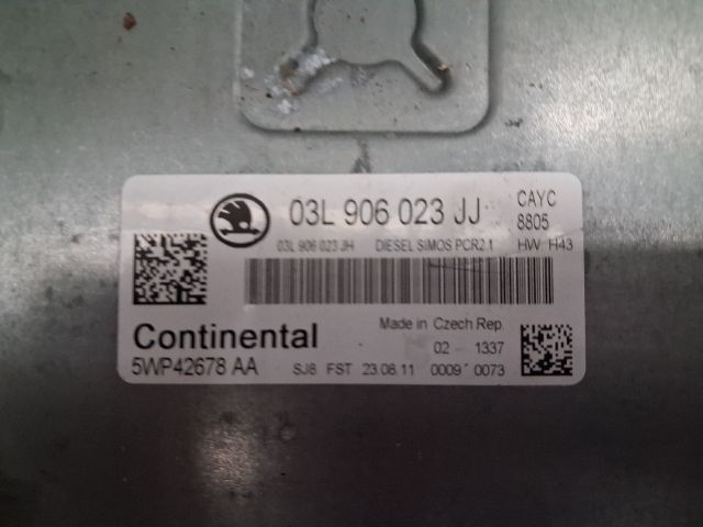 bontott SKODA SUPERB II Motorvezérlő