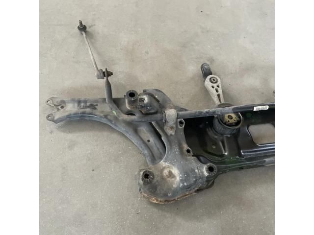 bontott SKODA SUPERB II Első Bölcső