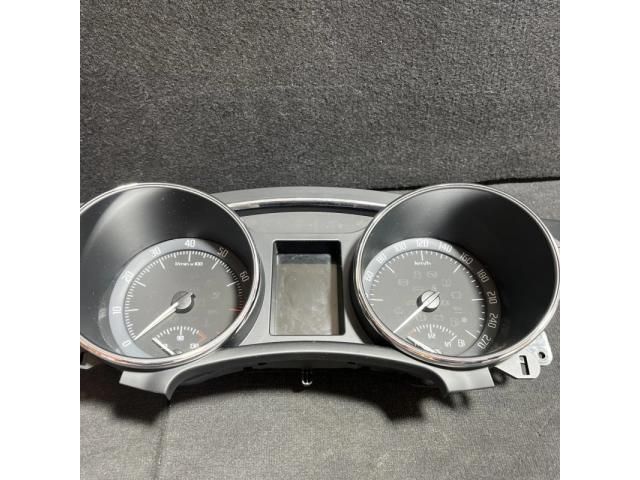 bontott SKODA SUPERB II Kilométeróra