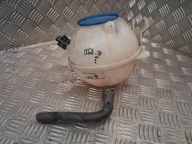 bontott SKODA SUPERB II Kiegyenlítő Tartály