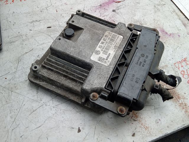 bontott SKODA SUPERB II Motorvezérlő