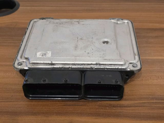 bontott SKODA SUPERB II Motorvezérlő