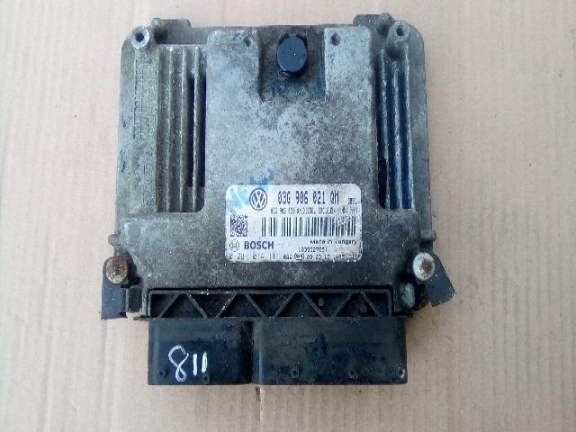 bontott SKODA SUPERB II Motorvezérlő