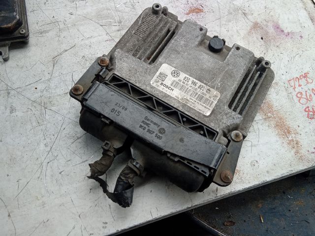 bontott SKODA SUPERB II Motorvezérlő