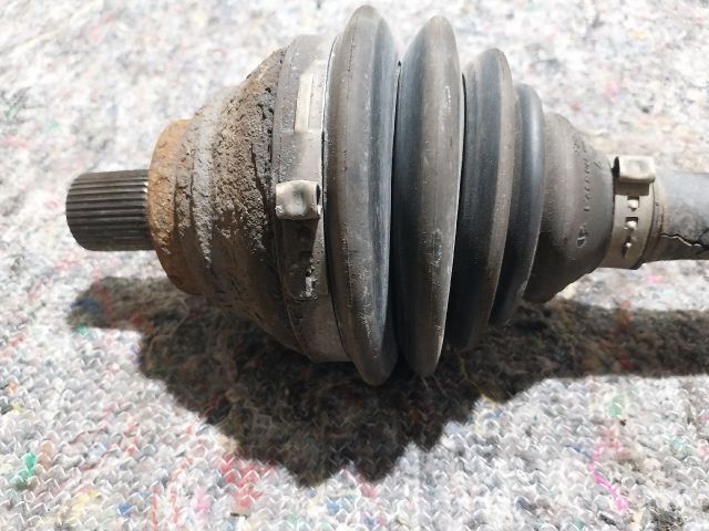 bontott SKODA SUPERB II Bal Féltengely