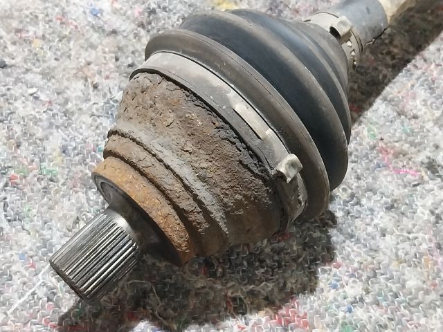 bontott SKODA SUPERB II Bal Féltengely