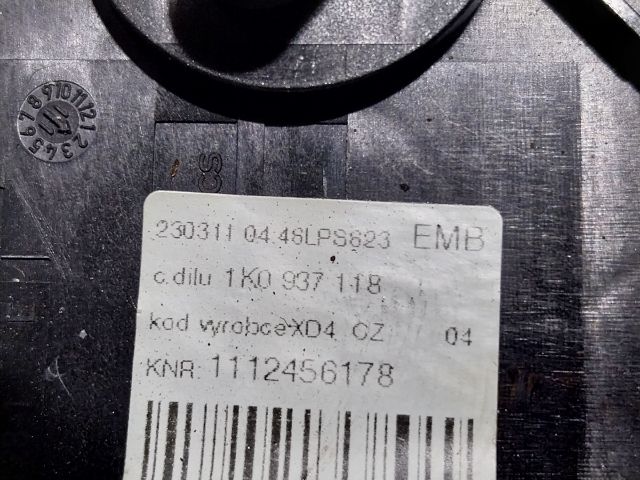 bontott SKODA SUPERB II Biztosítéktábla Motortér