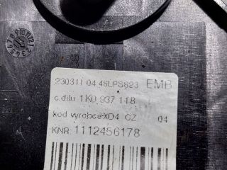 bontott SKODA SUPERB II Biztosítéktábla Motortér