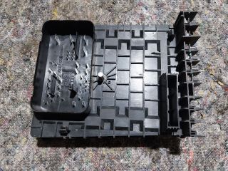 bontott SKODA SUPERB II Biztosítéktábla Motortér