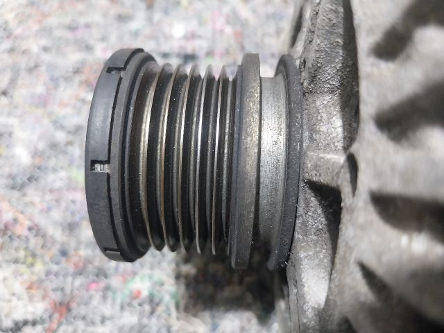 bontott SKODA SUPERB II Generátor