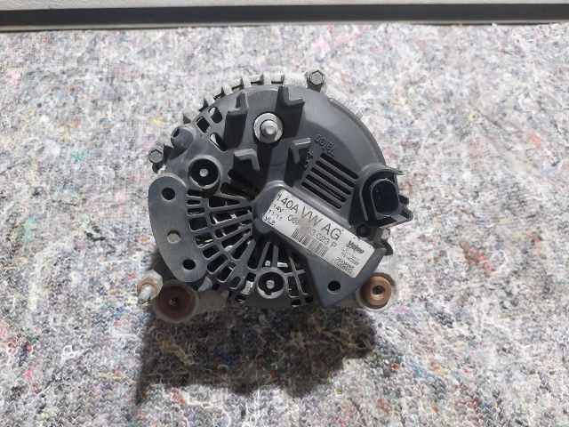 bontott SKODA SUPERB II Generátor