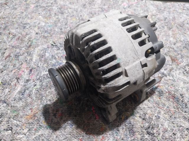 bontott SKODA SUPERB II Generátor