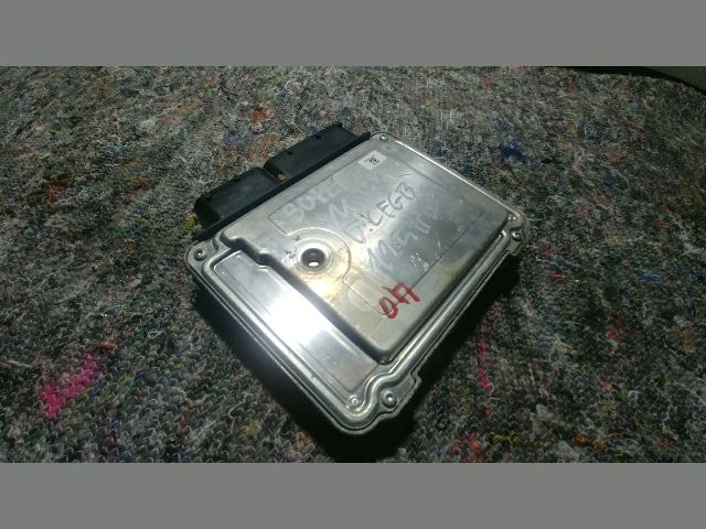 bontott SKODA SUPERB II Motorvezérlő