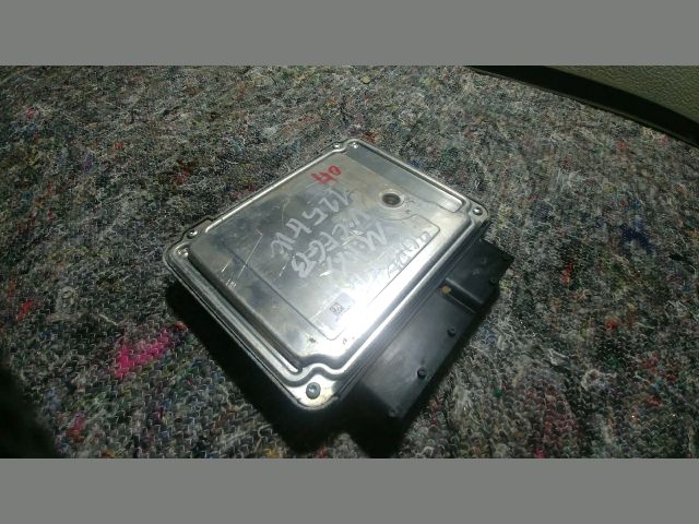 bontott SKODA SUPERB II Motorvezérlő