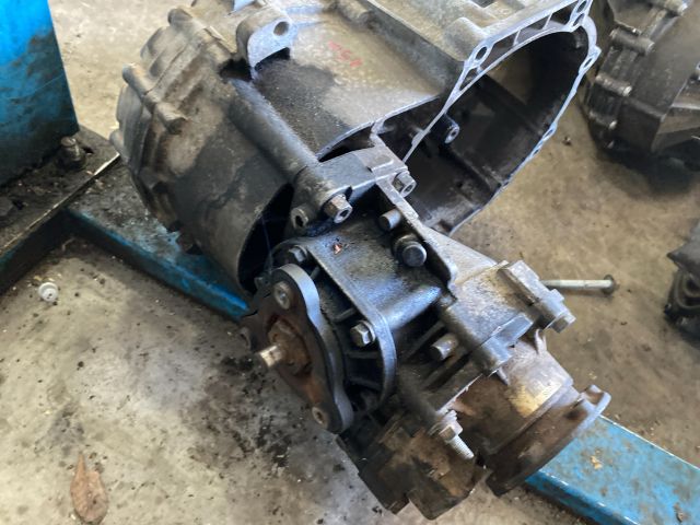 bontott SKODA SUPERB II Váltó (Mechanikus)